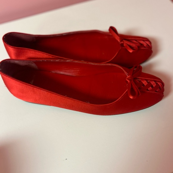 Delman red satin ballet flat perfect for holidays - Picture 2 of 5